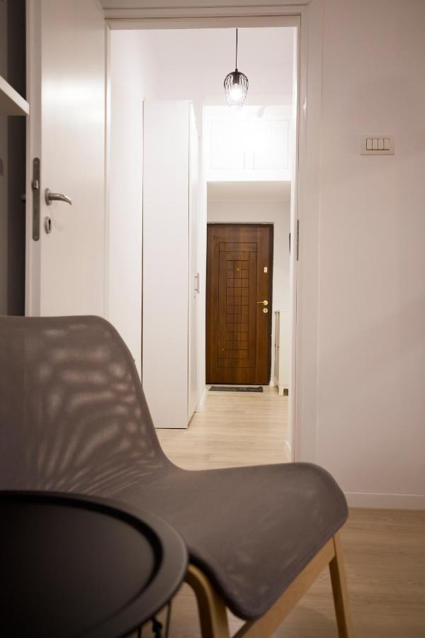 Ideal Studio Bukarest Exteriör bild